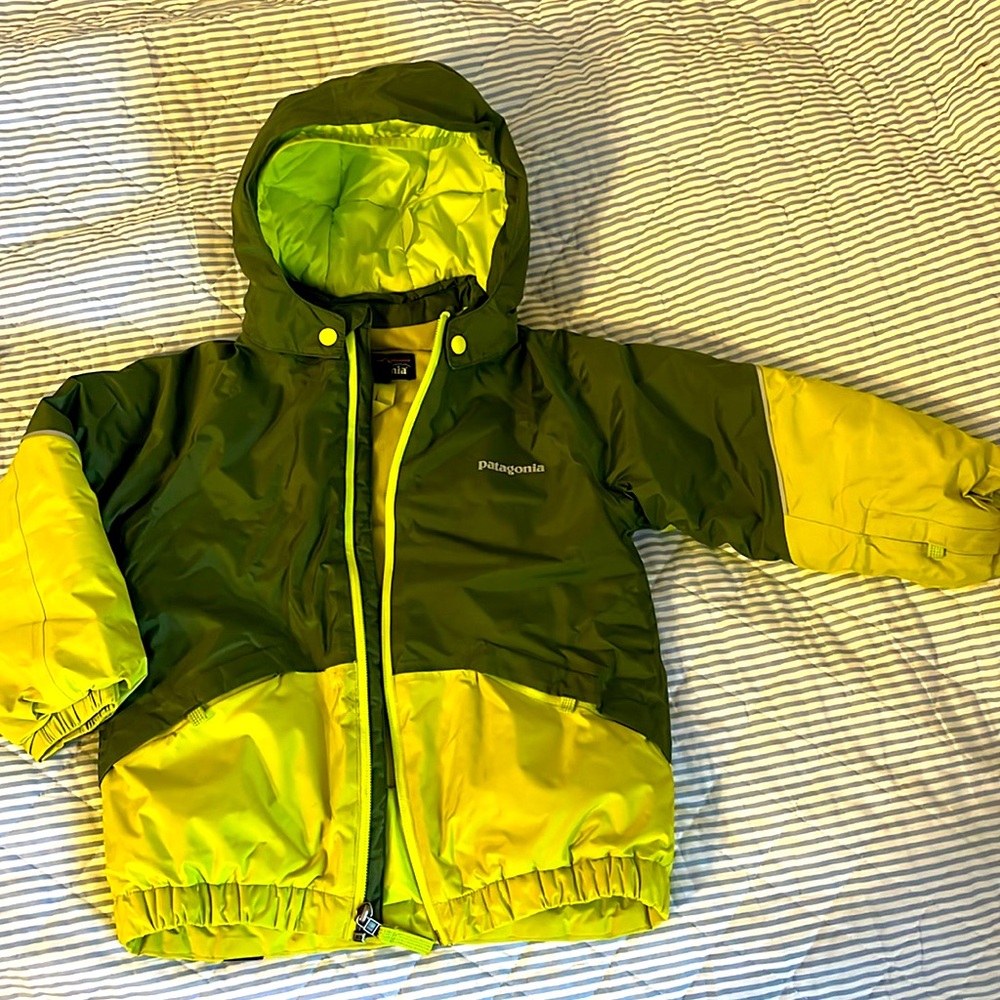 Patagonia Snow Pile jacket with detachable hood 4T originally $150